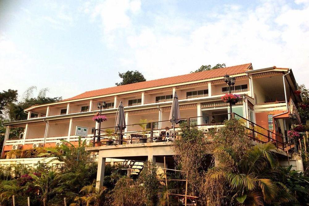 Day Waterfront Hotel Chiang Khong Exterior photo